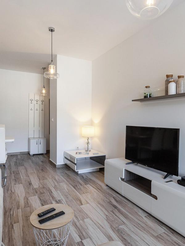 Sunny Side Apartments
