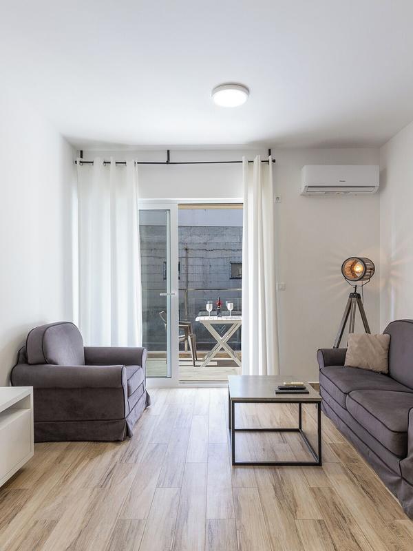 Sunny Side Apartments