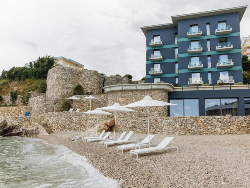 Buze Hotel