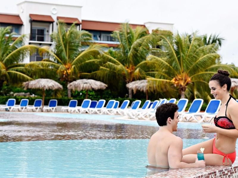 Sanctuary at Grand Memories Santa Maria