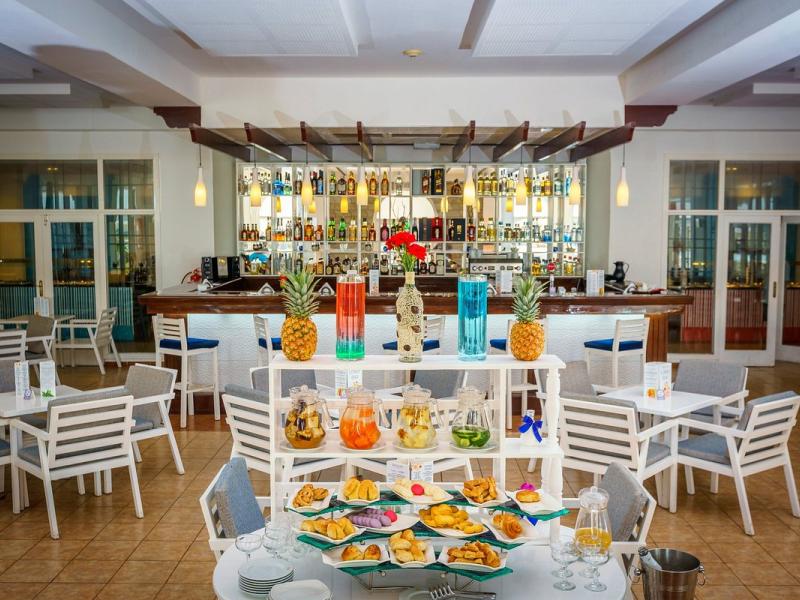 Sanctuary at Grand Memories Santa Maria