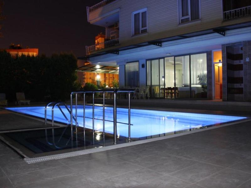 Lemon Hotel