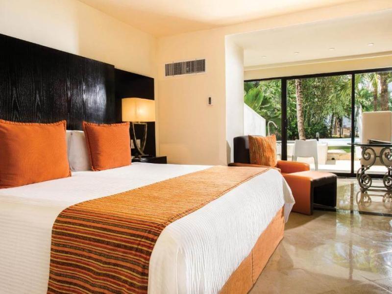 Sunscape Akumal Beach Resort & Spa