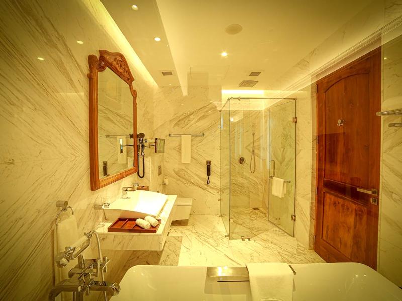 Araliya Beach Resort & Spa