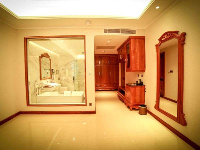 Araliya Beach Resort & Spa