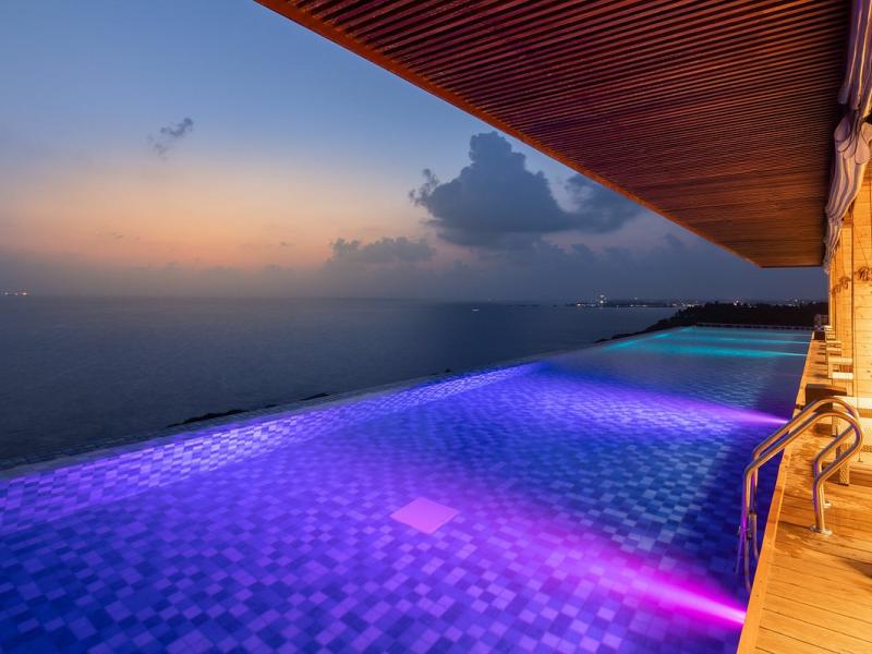 Araliya Beach Resort & Spa