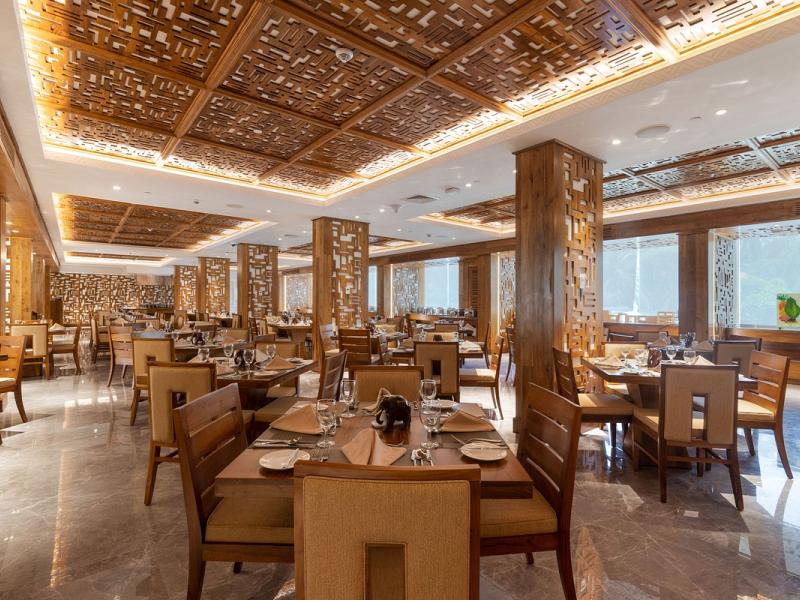 Araliya Beach Resort & Spa