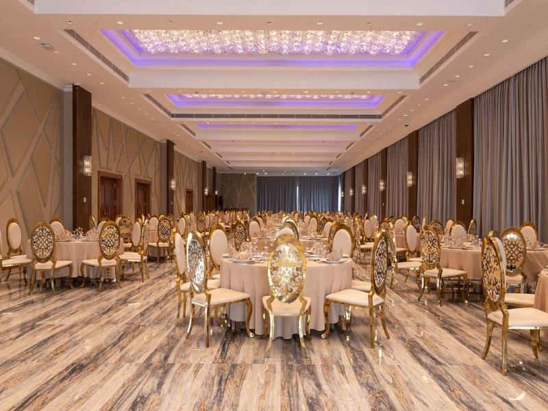 Araliya Beach Resort & Spa