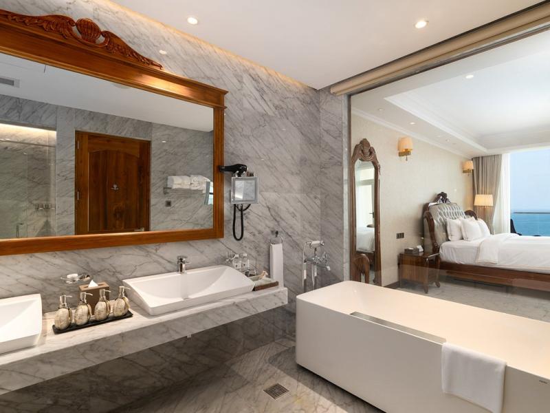 Araliya Beach Resort & Spa