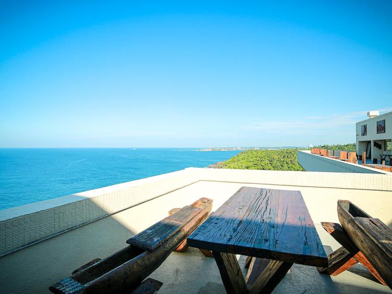 Araliya Beach Resort & Spa