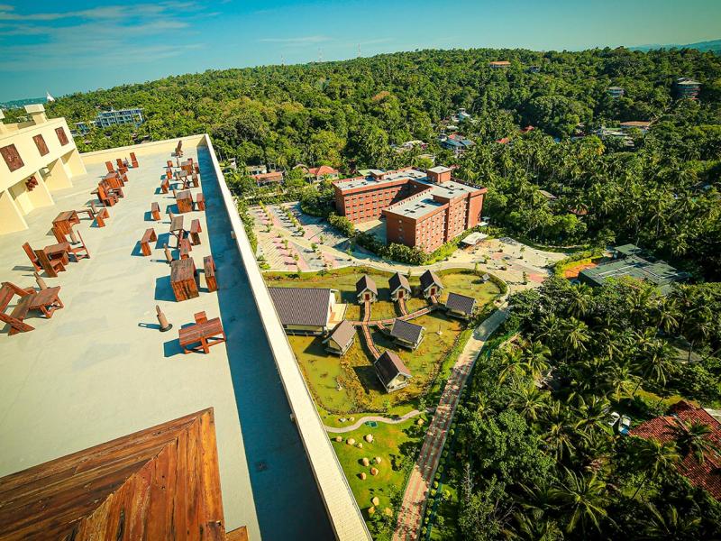 Araliya Beach Resort & Spa