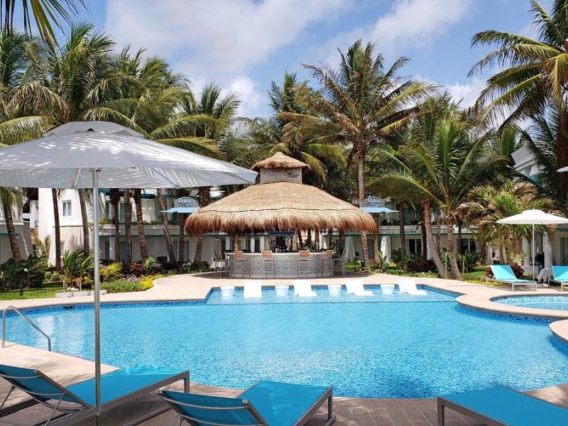 Margaritaville Island Reserve Riviera Cancun, by Karisma