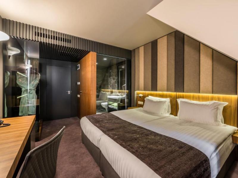 All Seasons Residence Hotel