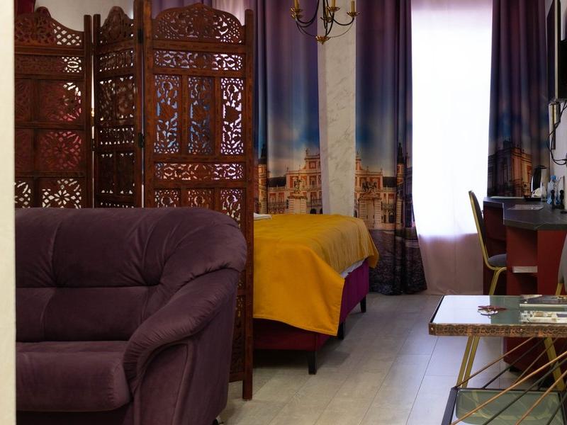 За Кулисами