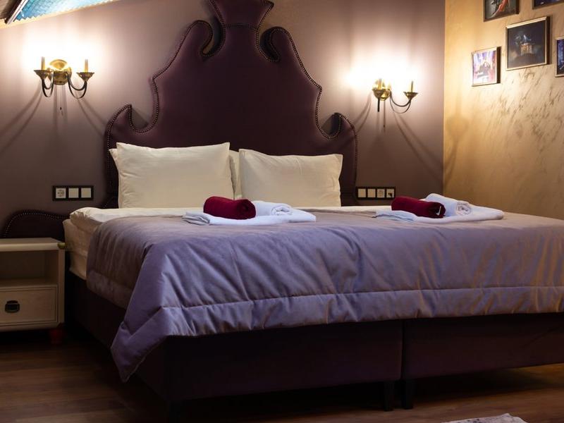 За Кулисами