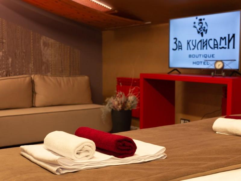 За Кулисами