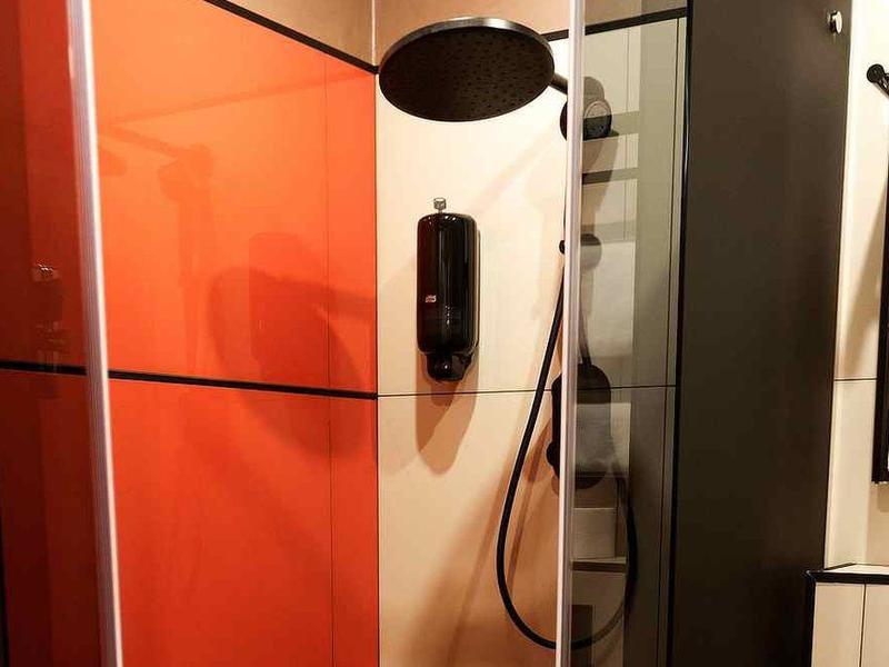 За Кулисами