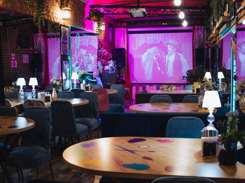 За Кулисами