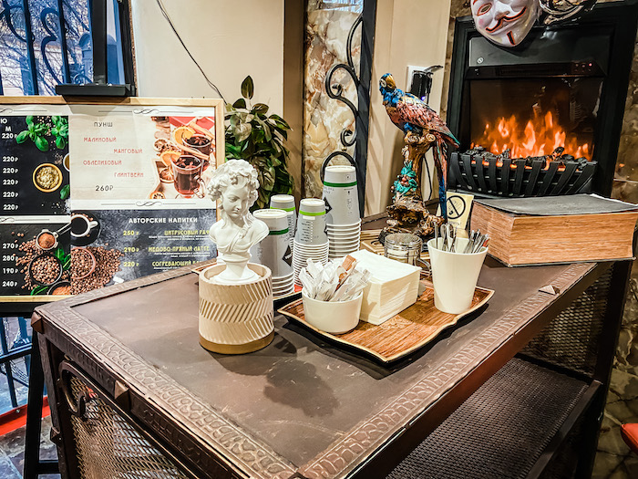 За Кулисами