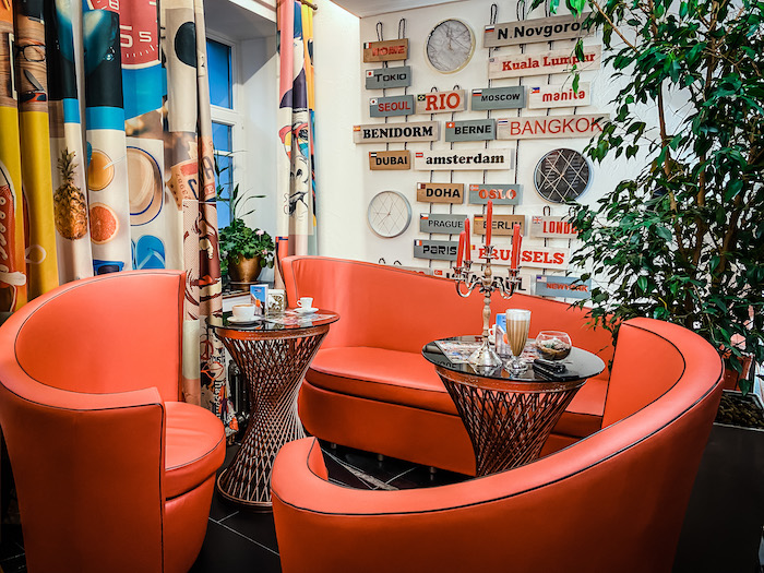 За Кулисами