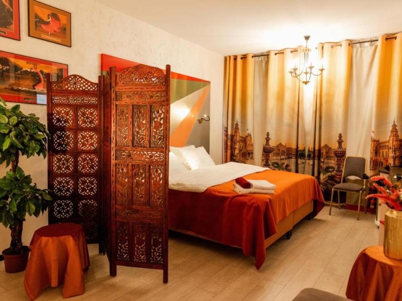 За Кулисами