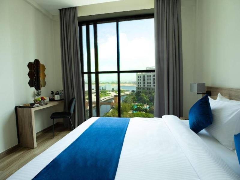 Grand Kingsgate Waterfront