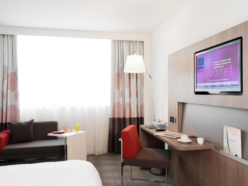 Отель Novotel София