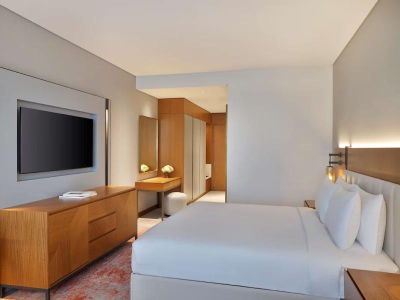 Doubletree By Hilton Sharjah Waterfront Hotel & Residences