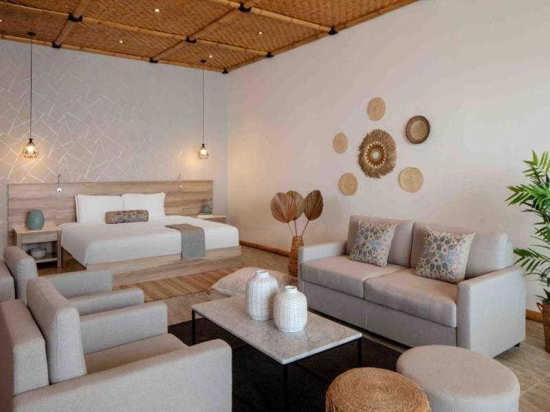 Anantara World Islands Dubai Resort