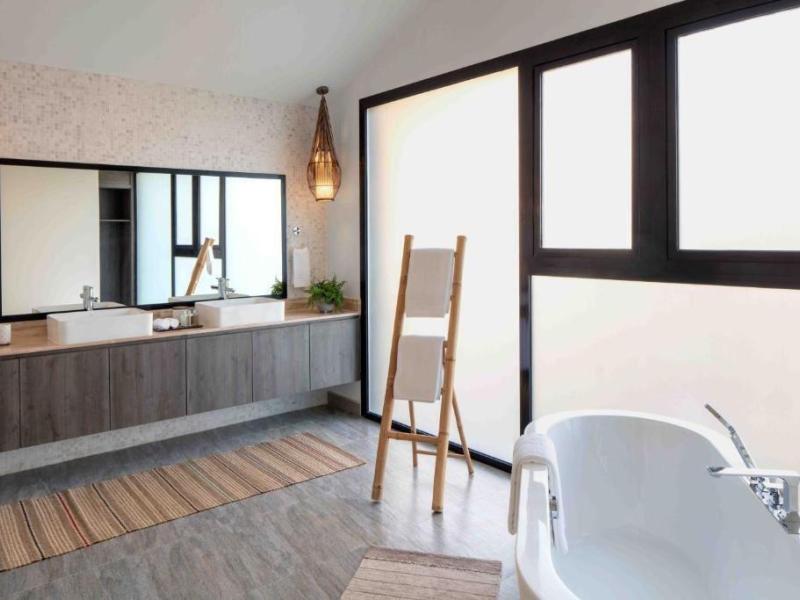 Anantara World Islands Dubai Resort