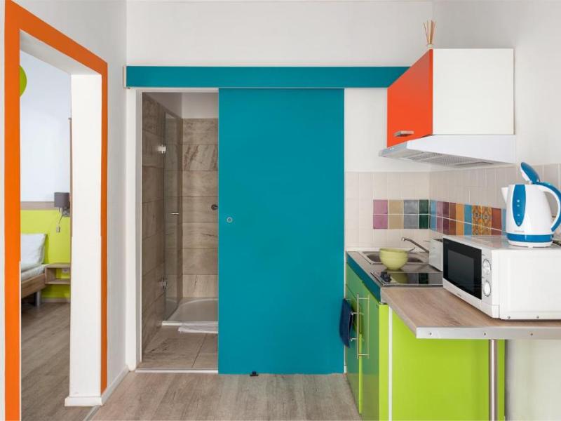 Amber Gardenview Studios