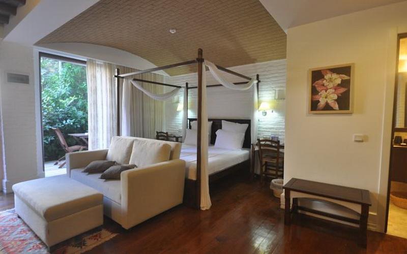 El Vino Hotel & Suites