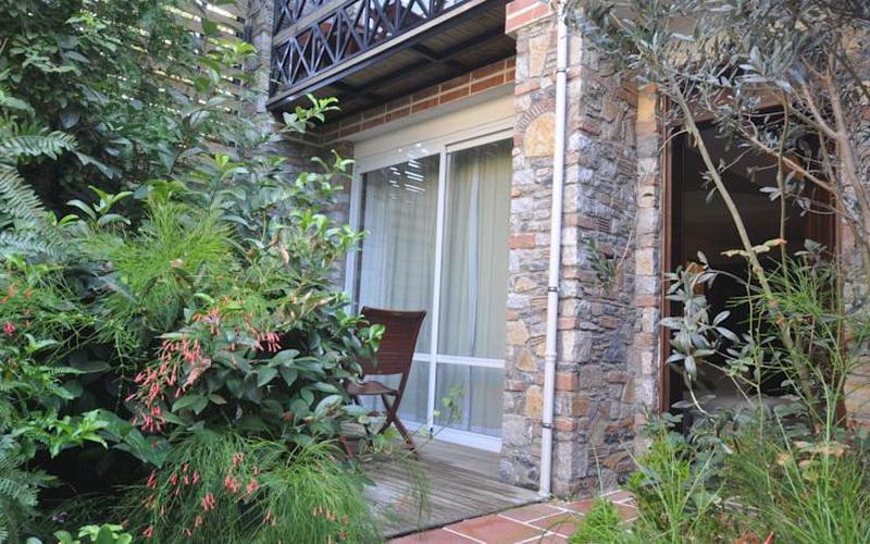 El Vino Hotel & Suites