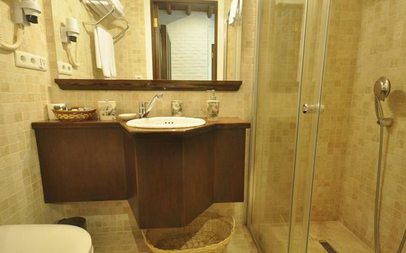 El Vino Hotel & Suites