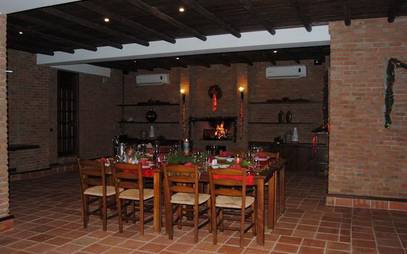El Vino Hotel & Suites