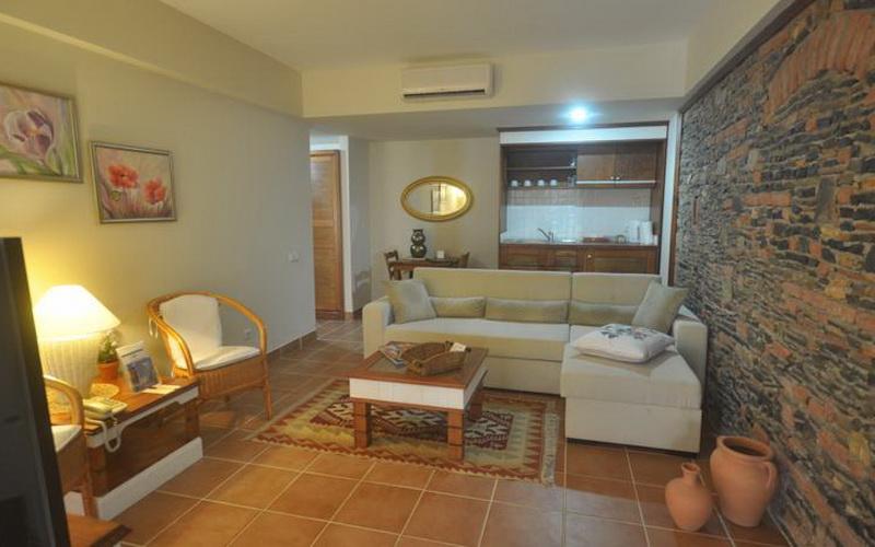 El Vino Hotel & Suites