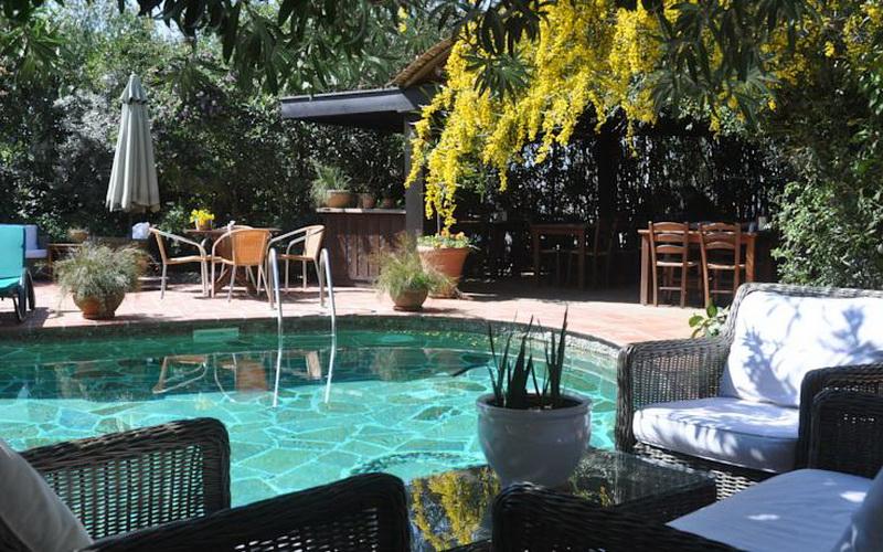 El Vino Hotel & Suites