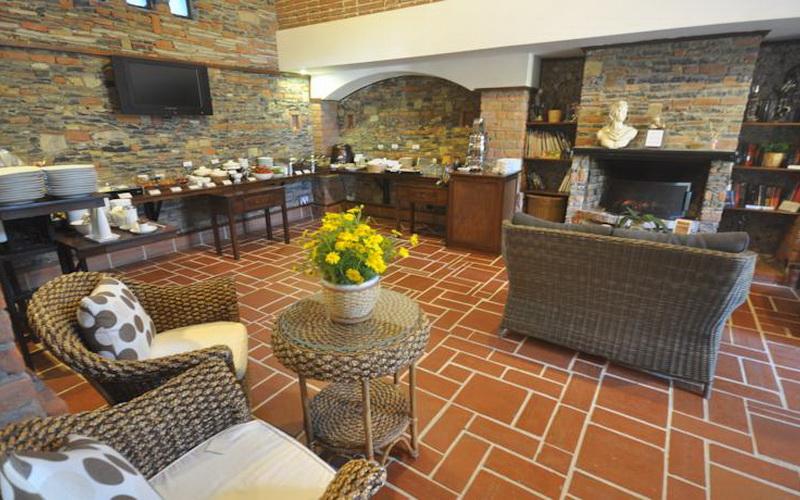 El Vino Hotel & Suites