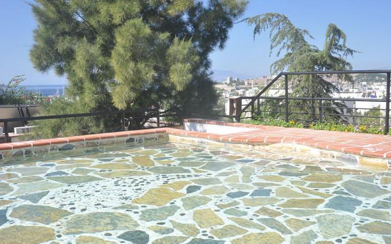 El Vino Hotel & Suites