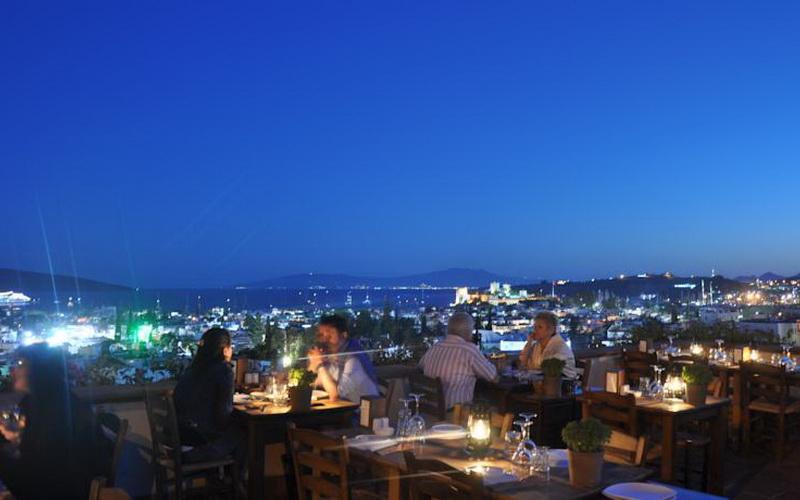 El Vino Hotel & Suites