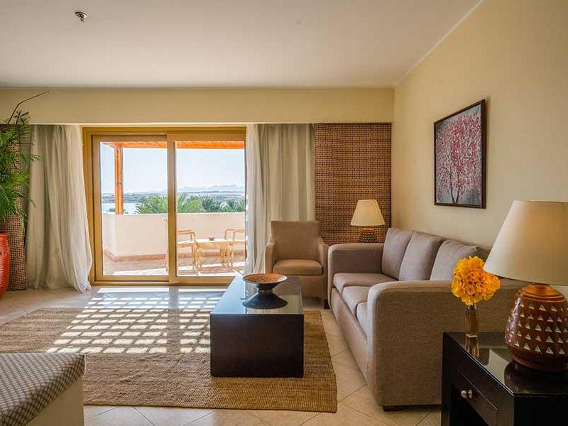 Fort Arabesque Beach Resort 