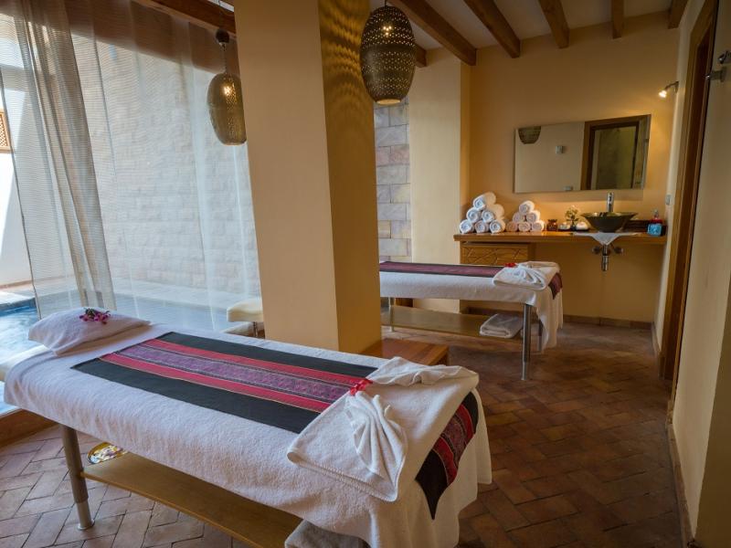 Fort Arabesque Beach Resort 