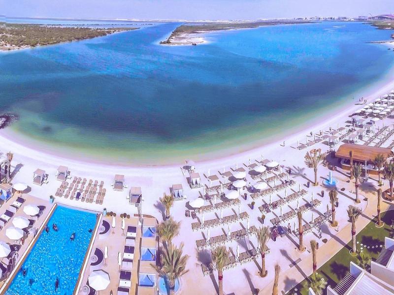 The WB Abu Dhabi, Curio Collection by Hilton