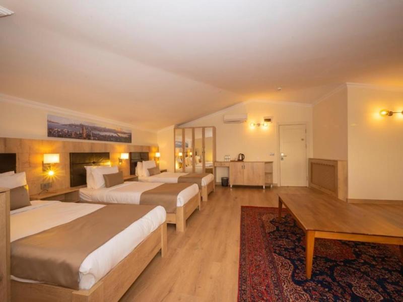 Porta Romanos Hotel