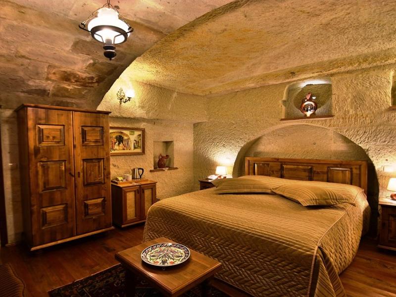 Harman Cave Hotel