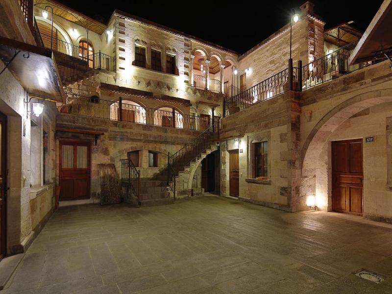 Harman Cave Hotel