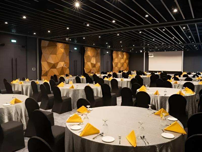 Al Khoory Sky Garden Hotel