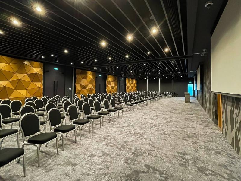 Al Khoory Sky Garden Hotel