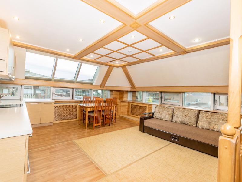 Замок у моря (Головинка)