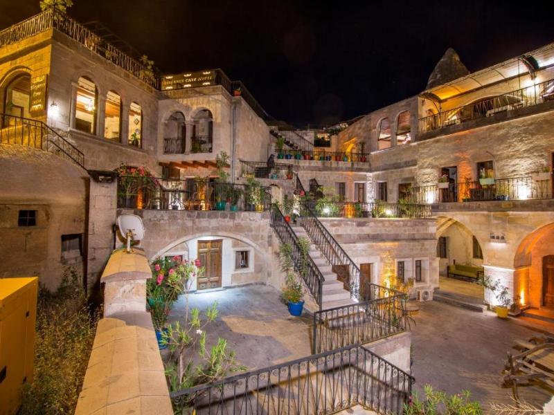 Elegance Cave Suites